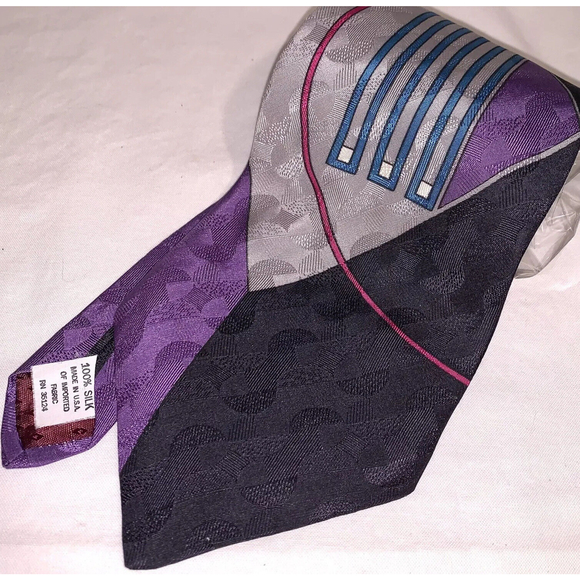 Vintage HANOVER ST  Tie Geometric 100% Silk Necktie Made In USA - Picture 1 of 4